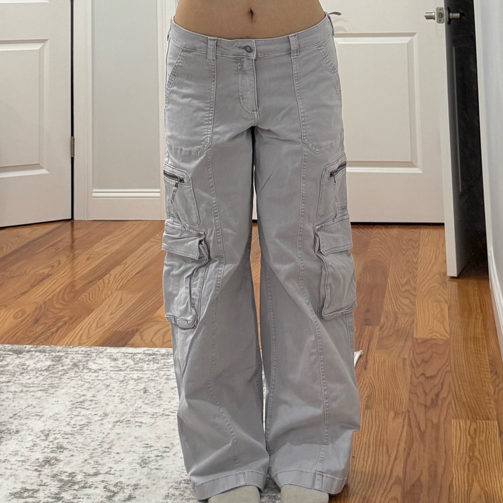 Hollister Light Grey Low-Rise Cargo Pants